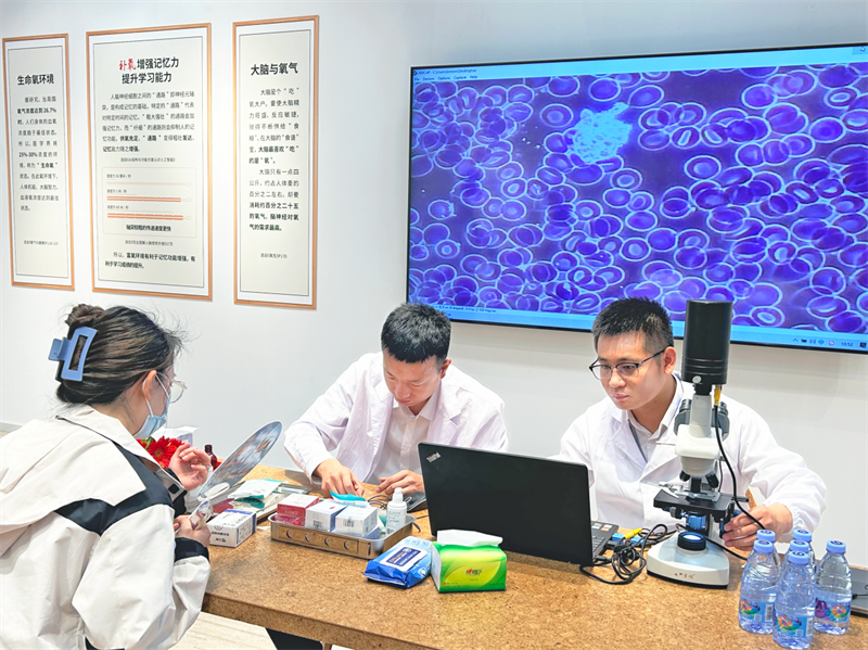 茄子视频色版在线观看補氧學習桌亮相第83屆中國教育裝備展示會,富氧科技助力青少年智慧成長 圖片7 茄子视频色版在线观看補氧學習桌亮相第83屆中國教育裝備展示會,富氧科技助力青少年智慧成長 圖片7
